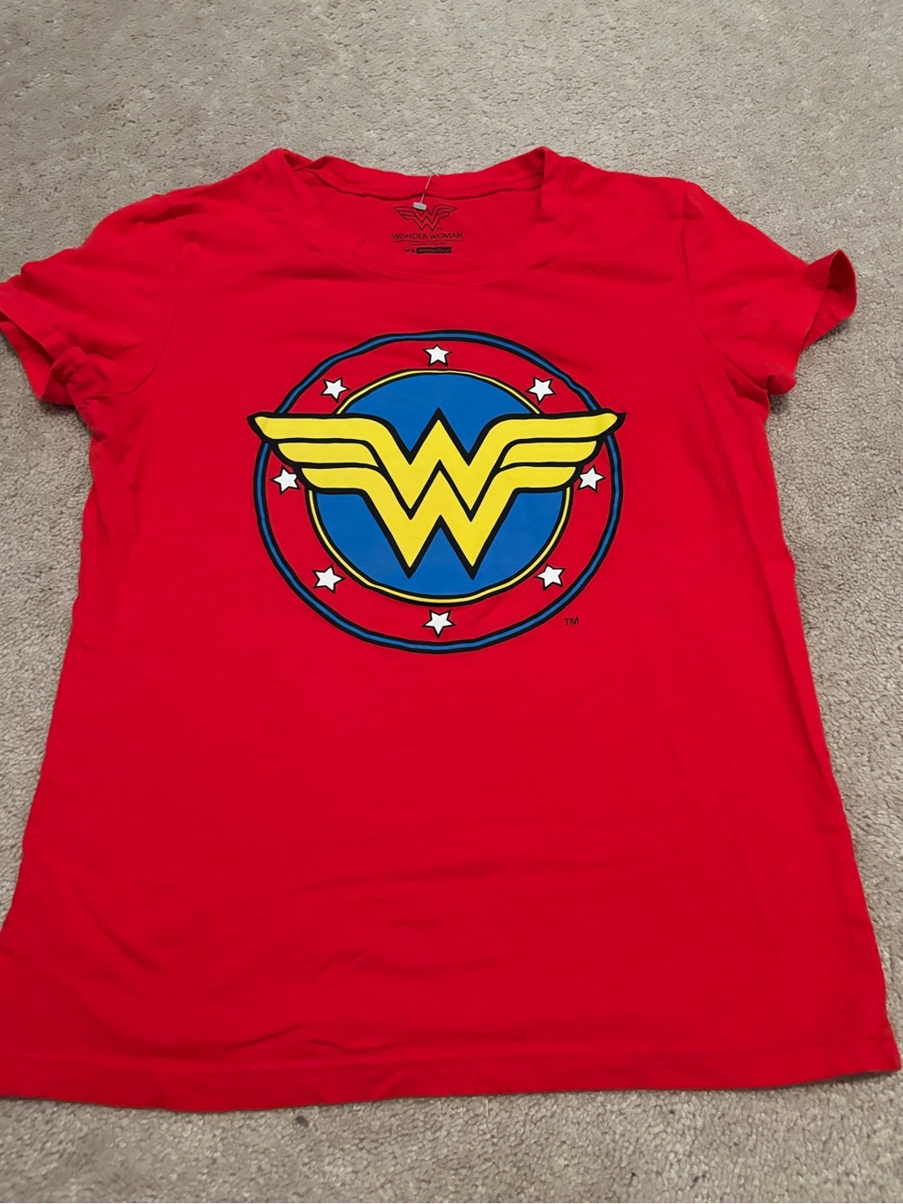 Wonder Woman Women’s Medium Red Graphic Tee Shirt Short Sleeve Cotton DC Comics